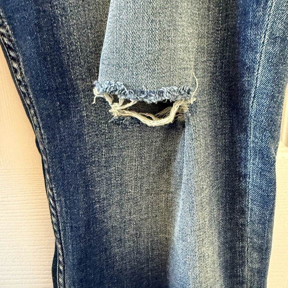 Vigoss Distressed Straight Leg Blue Jeans - Picture 4 of 8